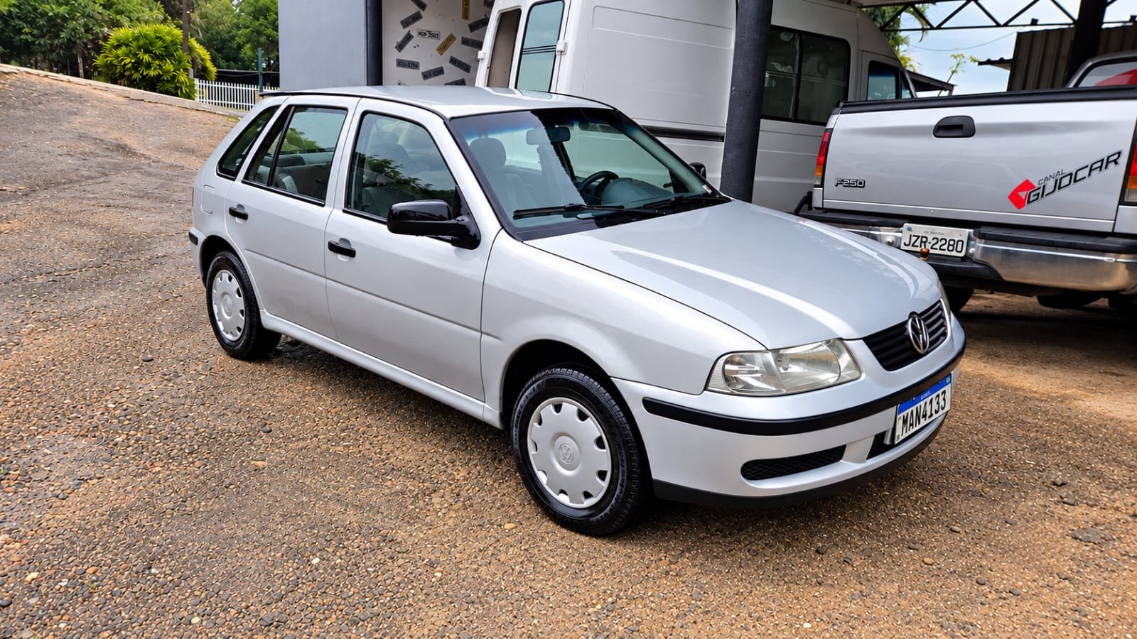Volkswagen Gol bola branco